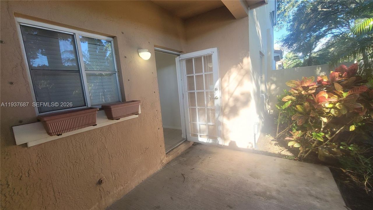 For Rent: $2,600 (2 beds, 2 baths, 1678 Square Feet)