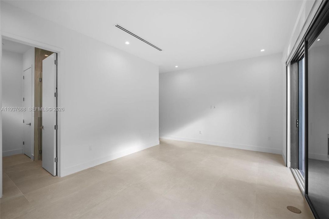 For Sale: $2,285,000 (4 beds, 5 baths, 2424 Square Feet)