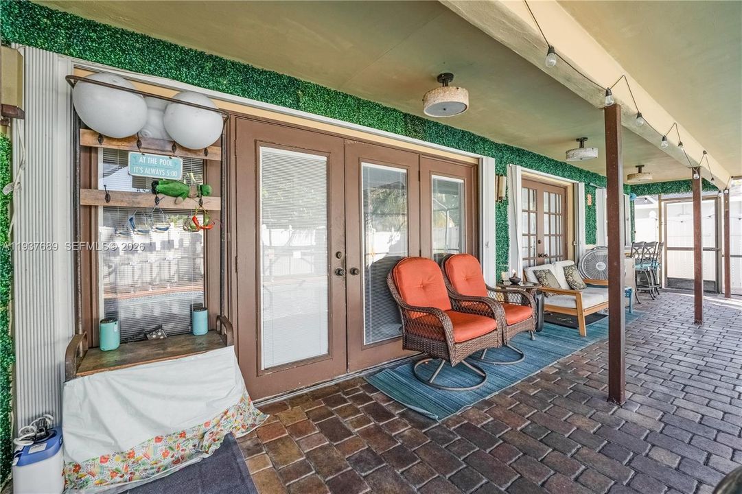 Под контрактом: $3,000 (3 спален, 2 ванн, 1790 Квадратных фут)