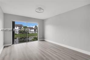 出租: $2,700 (2 贝兹, 2 浴室, 1226 平方英尺)