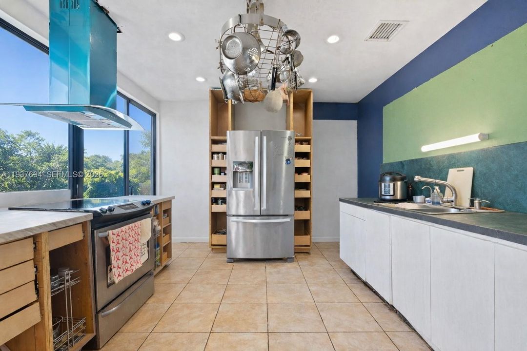 待售: $1,099,999 (3 贝兹, 2 浴室, 1686 平方英尺)