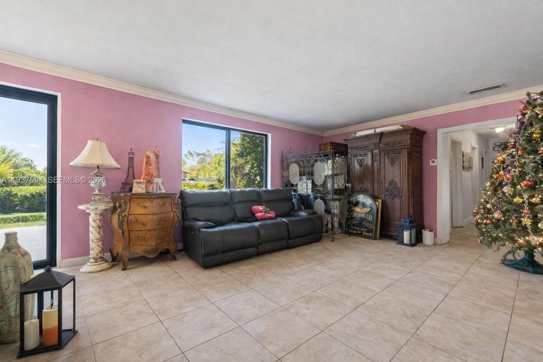 待售: $1,099,999 (3 贝兹, 2 浴室, 1686 平方英尺)