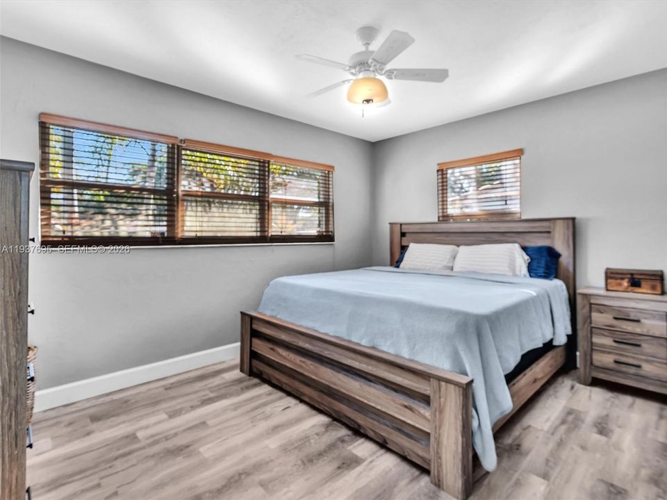 В аренду: $3,500 (3 спален, 1 ванн, 1077 Квадратных фут)