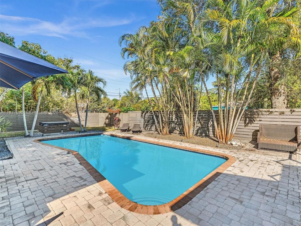 В аренду: $3,500 (3 спален, 1 ванн, 1077 Квадратных фут)