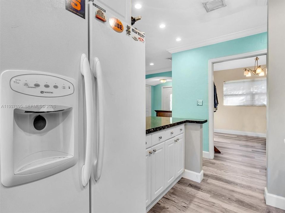 В аренду: $3,500 (3 спален, 1 ванн, 1077 Квадратных фут)