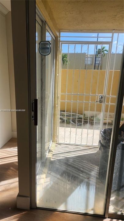 For Rent: $3,200 (3 beds, 2 baths, 1246 Square Feet)