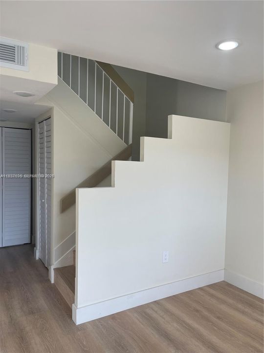 For Rent: $3,200 (3 beds, 2 baths, 1246 Square Feet)