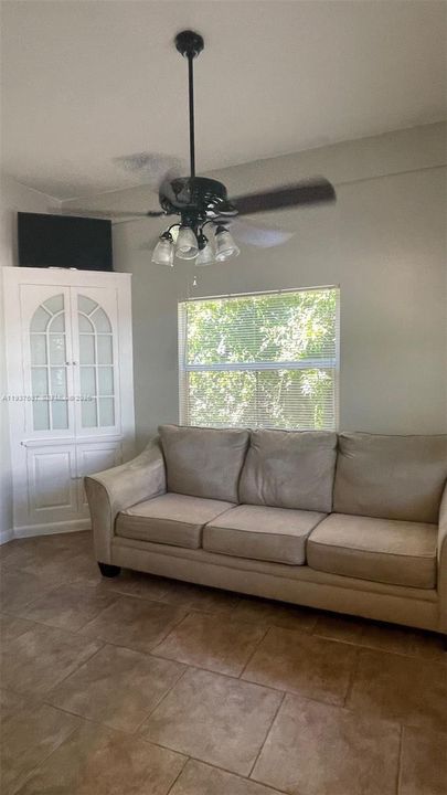 En Renta: $1,450 (1 camas, 1 baños, 988 Pies cuadrados)