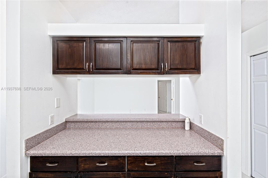 出租: $2,500 (3 贝兹, 2 浴室, 1827 平方英尺)