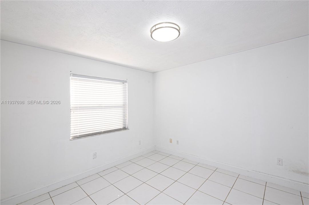 出租: $2,500 (3 贝兹, 2 浴室, 1827 平方英尺)