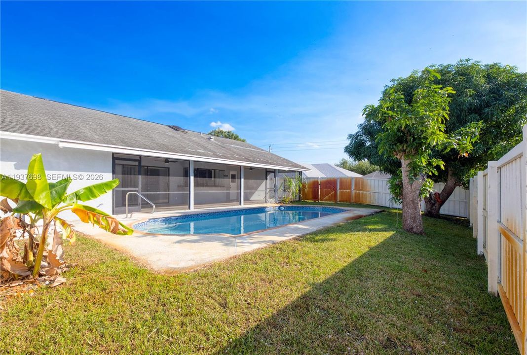 出租: $2,500 (3 贝兹, 2 浴室, 1827 平方英尺)