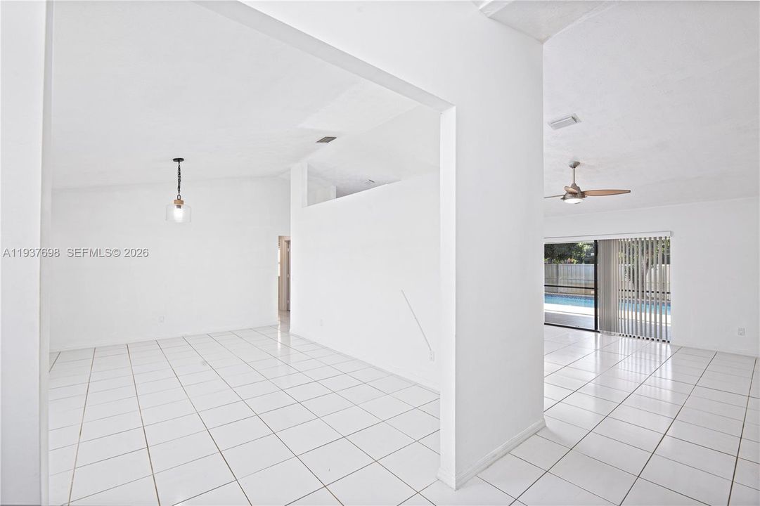 出租: $2,500 (3 贝兹, 2 浴室, 1827 平方英尺)