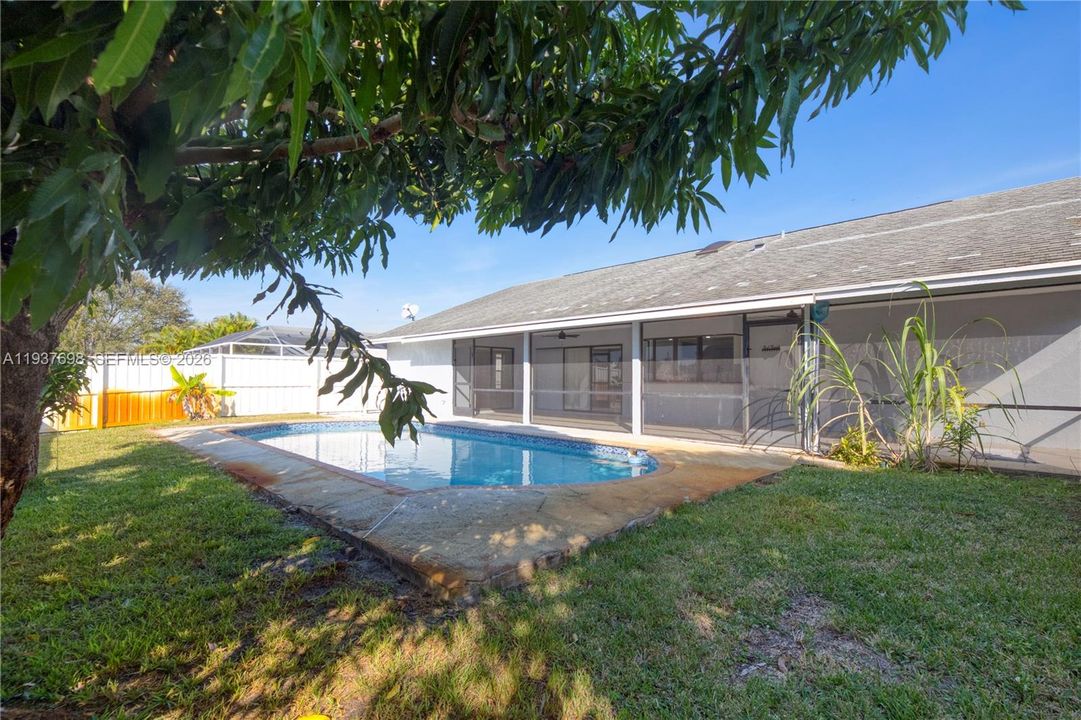 出租: $2,500 (3 贝兹, 2 浴室, 1827 平方英尺)