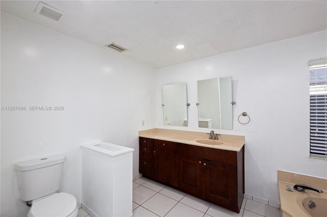 出租: $2,500 (3 贝兹, 2 浴室, 1827 平方英尺)