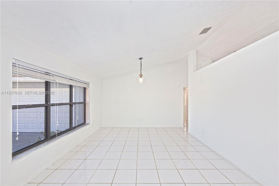 出租: $2,500 (3 贝兹, 2 浴室, 1827 平方英尺)