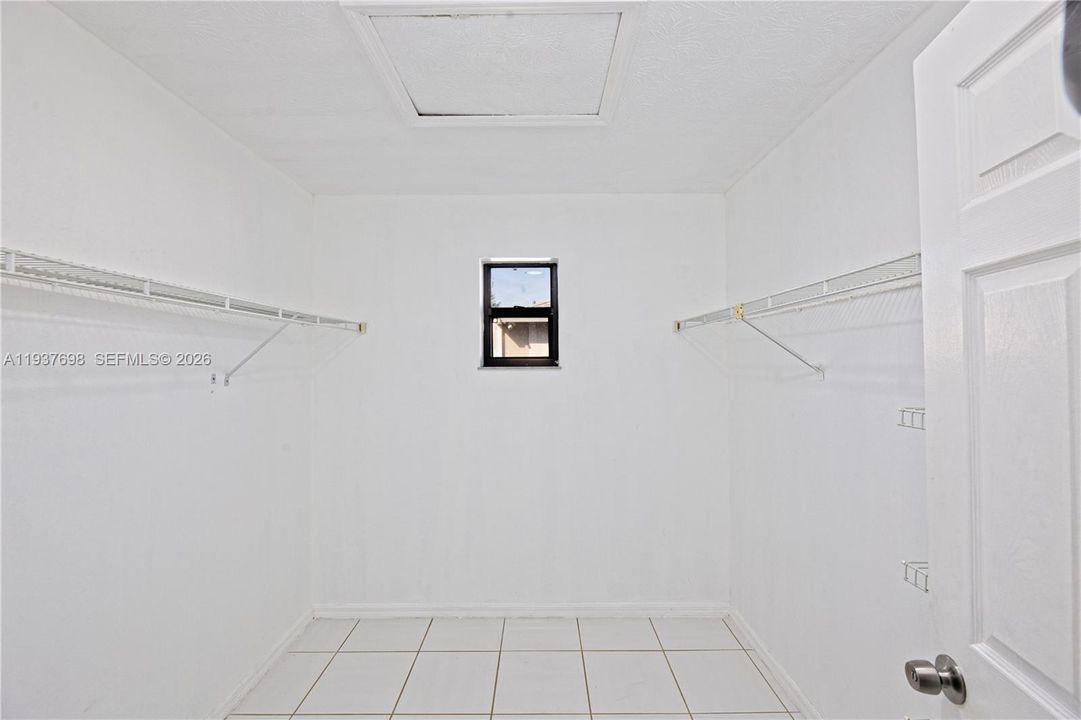 出租: $2,500 (3 贝兹, 2 浴室, 1827 平方英尺)