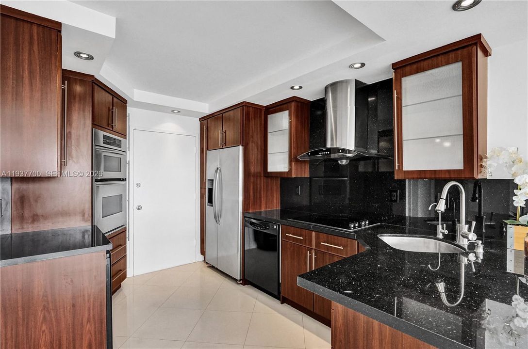 В аренду: $2,000 (1 спален, 2 ванн, 861 Квадратных фут)