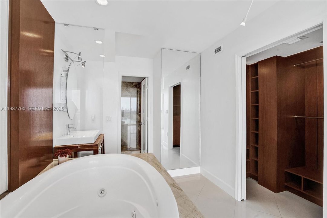 В аренду: $2,000 (1 спален, 2 ванн, 861 Квадратных фут)