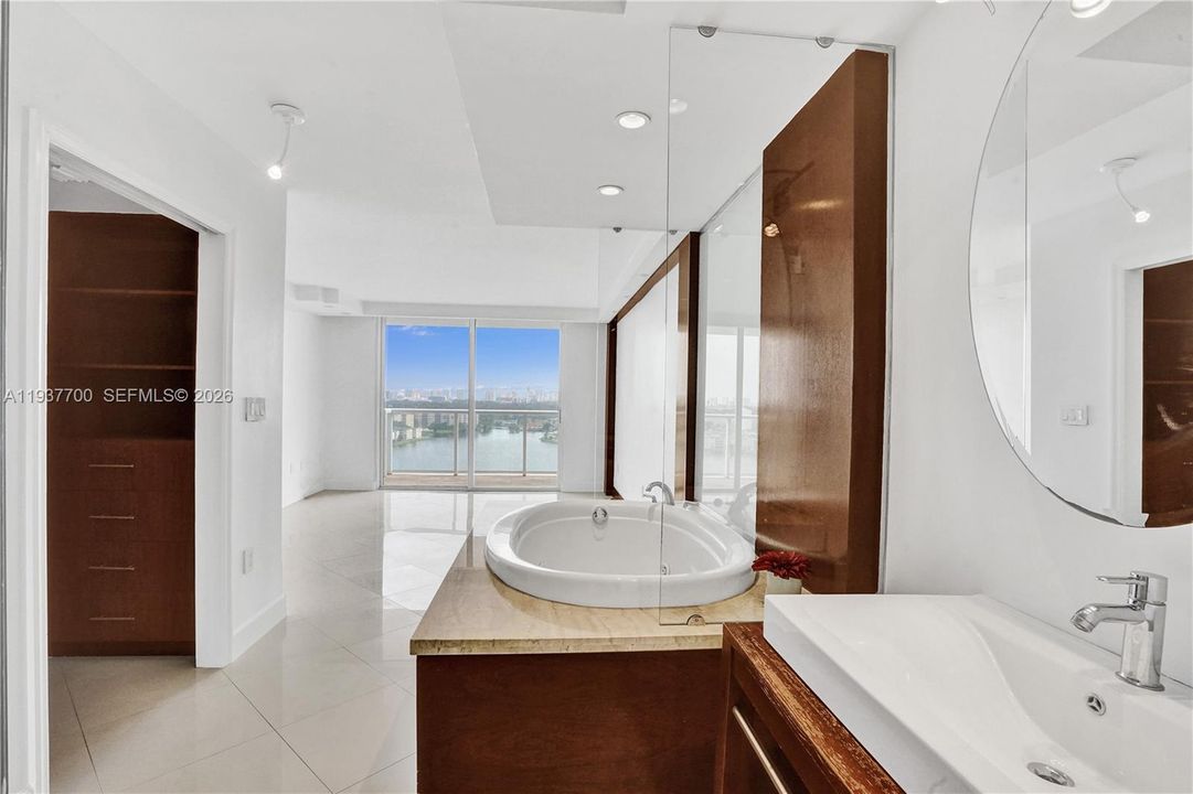 В аренду: $2,000 (1 спален, 2 ванн, 861 Квадратных фут)