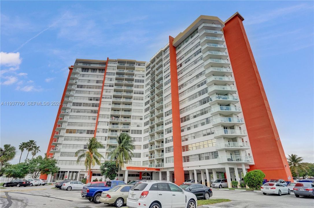 В аренду: $2,000 (1 спален, 2 ванн, 861 Квадратных фут)