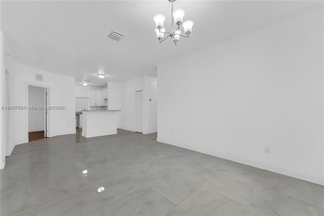 待售: $599,000 (4 贝兹, 3 浴室, 0 平方英尺)