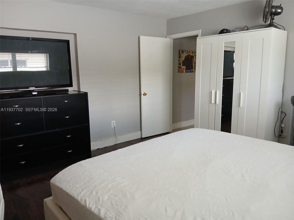 En Venta: $619,900 (3 camas, 2 baños, 1901 Pies cuadrados)