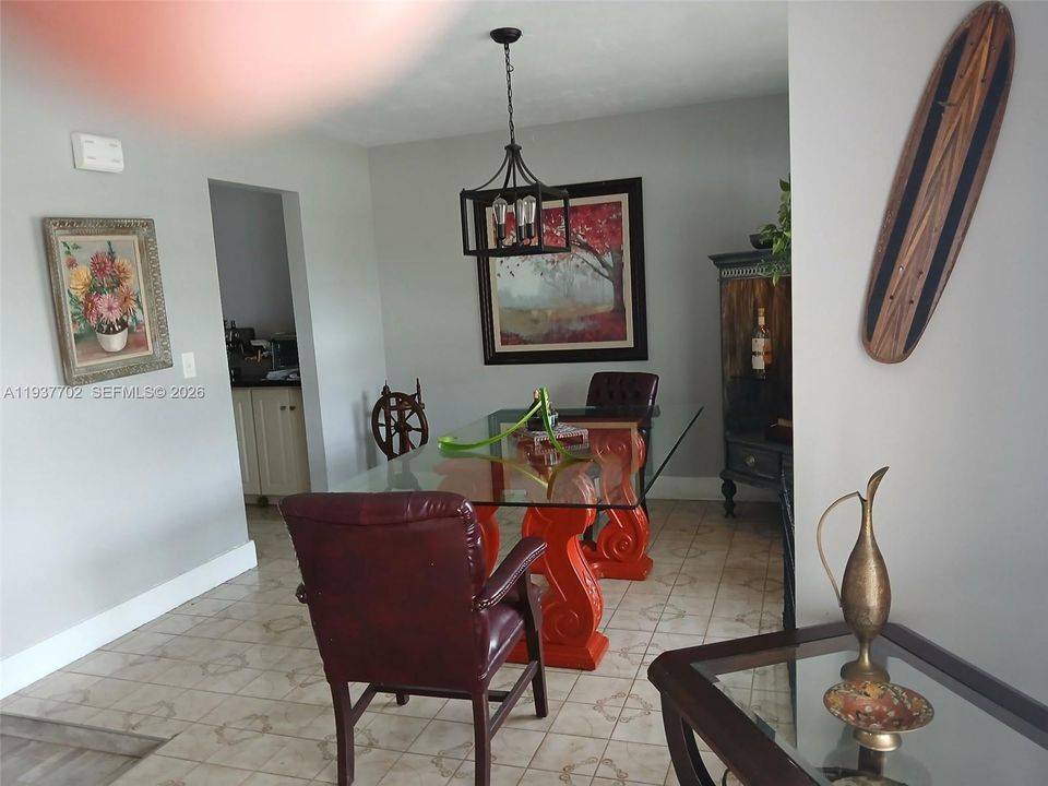 En Venta: $619,900 (3 camas, 2 baños, 1901 Pies cuadrados)