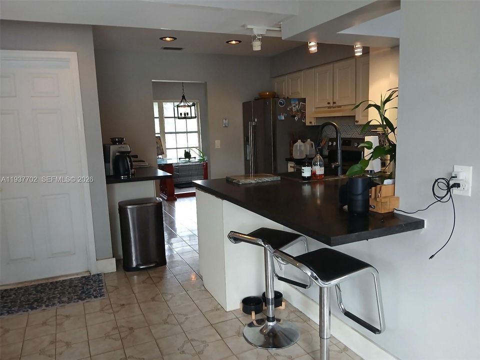 En Venta: $619,900 (3 camas, 2 baños, 1901 Pies cuadrados)