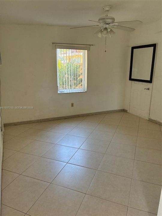 For Rent: $1,300 (1 beds, 1 baths, 600 Square Feet)