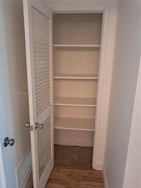 На продажу: $350,000 (1 спален, 1 ванн, 1005 Квадратных фут)