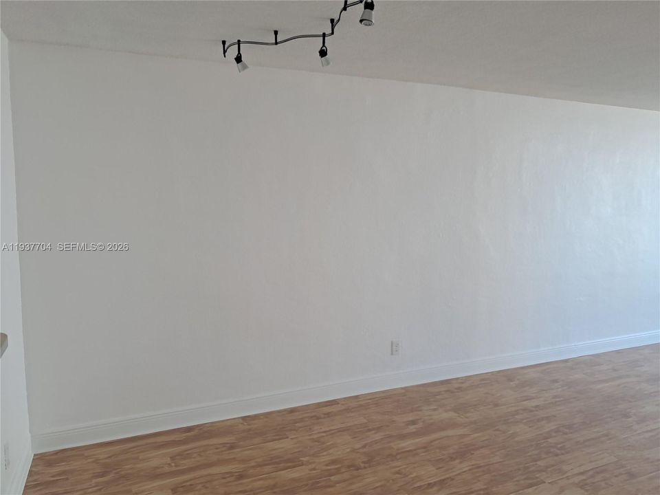 На продажу: $350,000 (1 спален, 1 ванн, 1005 Квадратных фут)