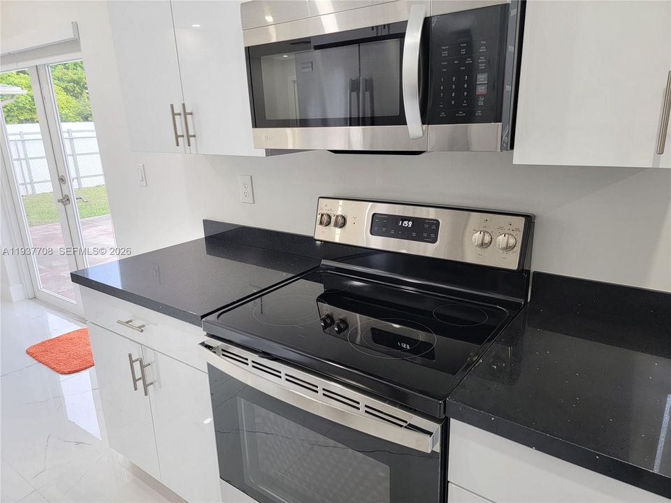 В аренду: $3,000 (4 спален, 2 ванн, 1200 Квадратных фут)