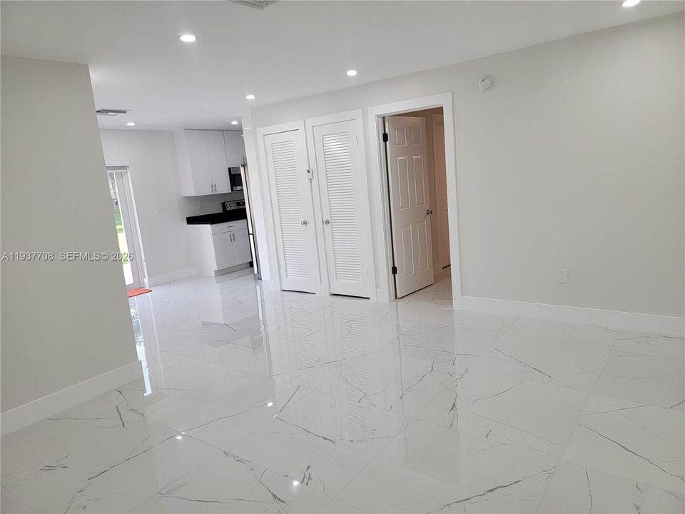 В аренду: $3,000 (4 спален, 2 ванн, 1200 Квадратных фут)