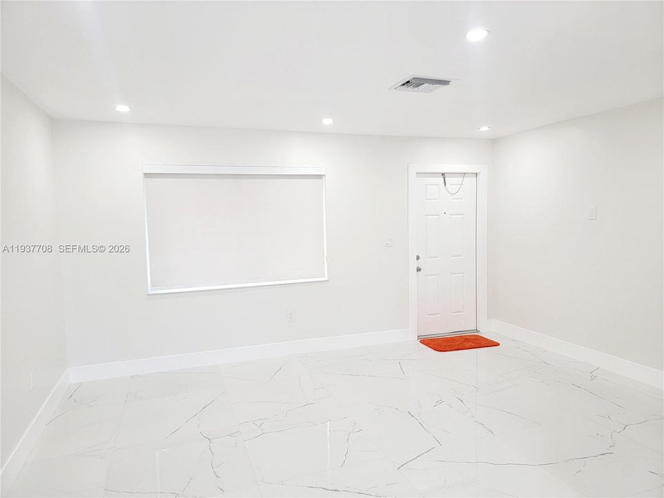 В аренду: $3,000 (4 спален, 2 ванн, 1200 Квадратных фут)