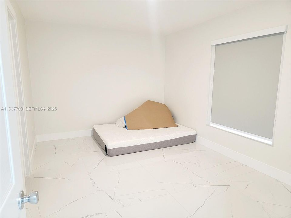 В аренду: $3,000 (4 спален, 2 ванн, 1200 Квадратных фут)