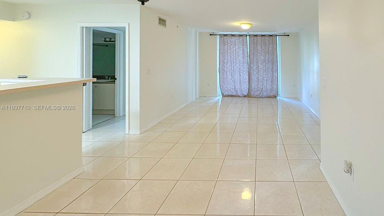 出租: $2,290 (2 贝兹, 2 浴室, 1065 平方英尺)