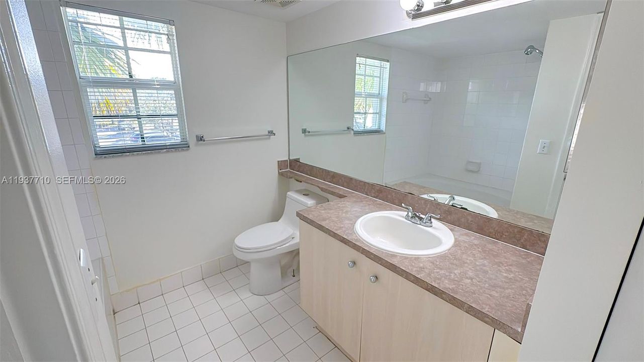 出租: $2,290 (2 贝兹, 2 浴室, 1065 平方英尺)