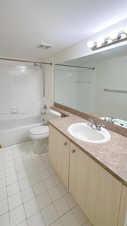 出租: $2,290 (2 贝兹, 2 浴室, 1065 平方英尺)