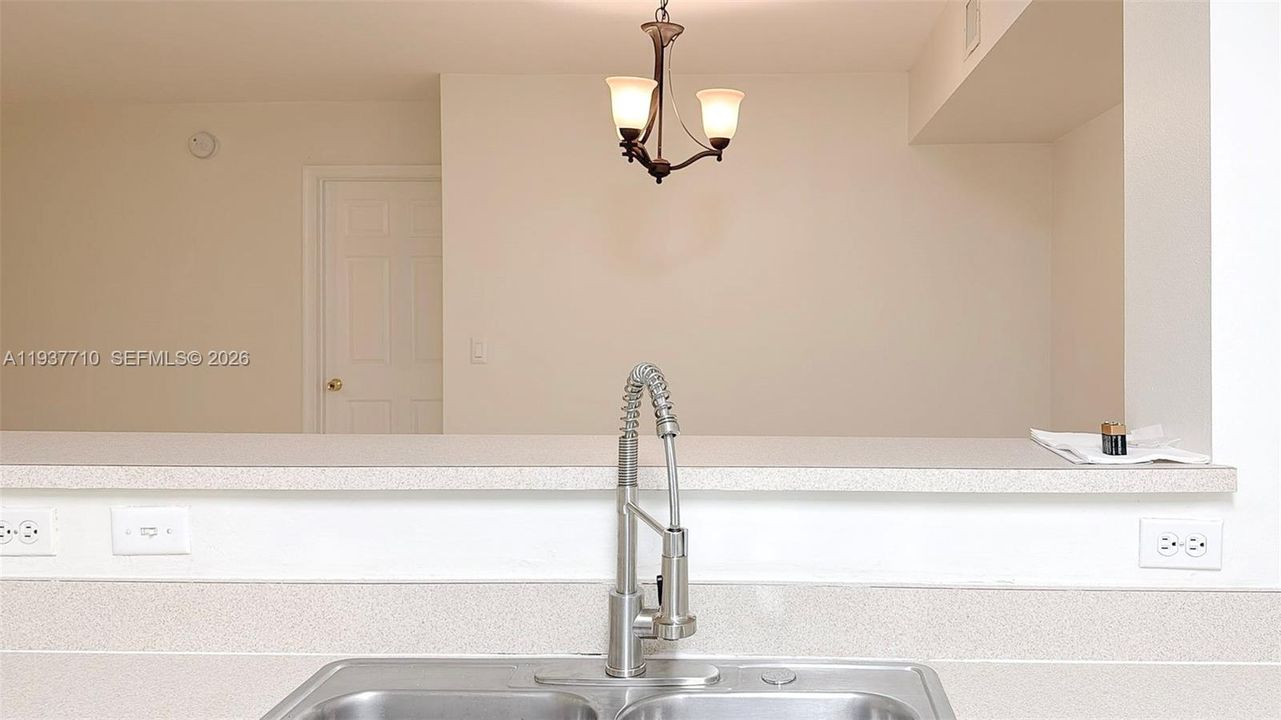 出租: $2,290 (2 贝兹, 2 浴室, 1065 平方英尺)