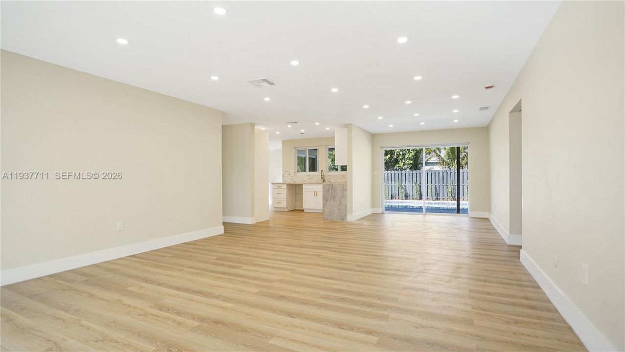 En Venta: $600,000 (3 camas, 2 baños, 1542 Pies cuadrados)