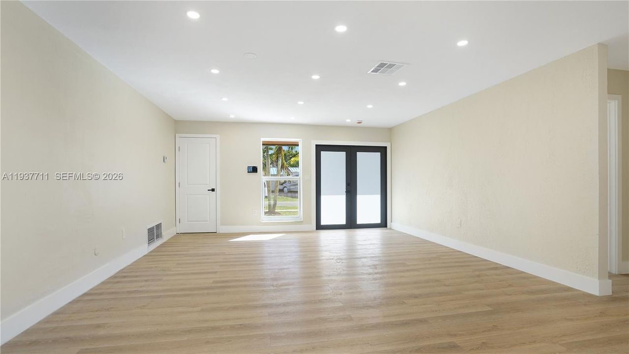 En Venta: $600,000 (3 camas, 2 baños, 1542 Pies cuadrados)