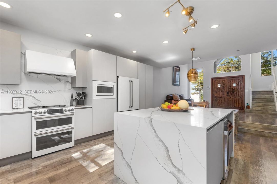 На продажу: $849,921 (4 спален, 3 ванн, 2267 Квадратных фут)