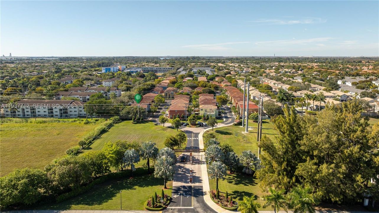 На продажу: $849,921 (4 спален, 3 ванн, 2267 Квадратных фут)