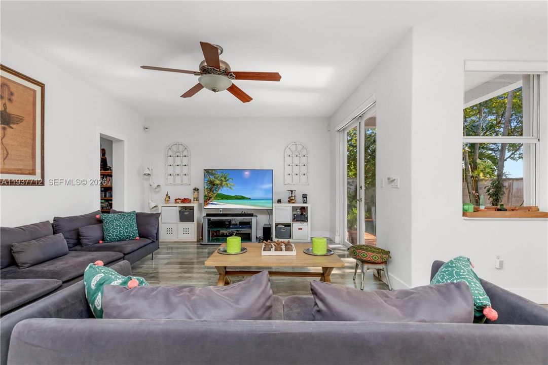 На продажу: $849,921 (4 спален, 3 ванн, 2267 Квадратных фут)