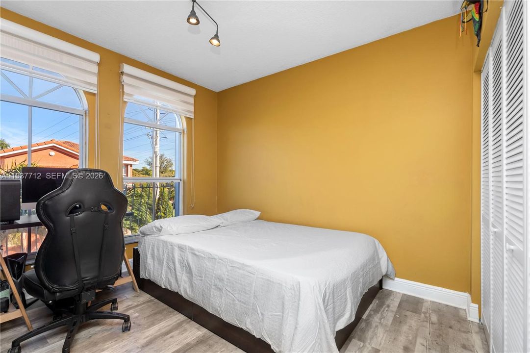 На продажу: $849,921 (4 спален, 3 ванн, 2267 Квадратных фут)