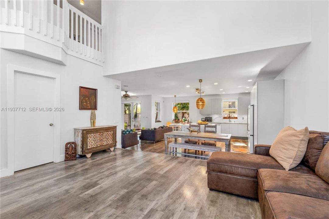 На продажу: $849,921 (4 спален, 3 ванн, 2267 Квадратных фут)