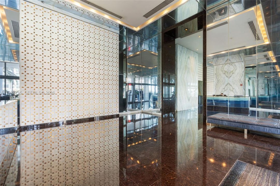 En Venta: $605,000 (2 camas, 2 baños, 1169 Pies cuadrados)