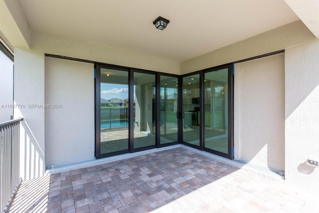 En Venta: $720,000 (3 camas, 2 baños, 2008 Pies cuadrados)