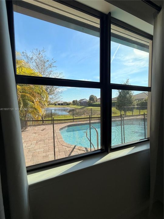 En Venta: $720,000 (3 camas, 2 baños, 2008 Pies cuadrados)