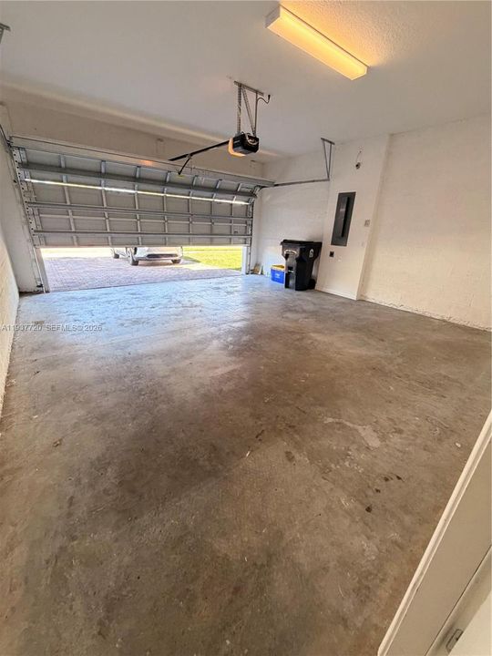 En Venta: $720,000 (3 camas, 2 baños, 2008 Pies cuadrados)